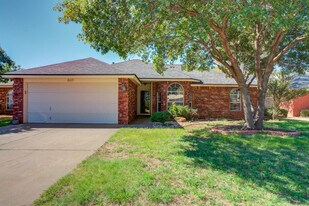 6113 6th St in Lubbock, TX - Building Photo