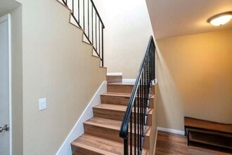 2135 E Valley Pkwy in Escondido, CA - Building Photo - Building Photo