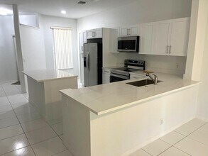 3166 Via Poinciana in Greenacres, FL - Building Photo - Building Photo