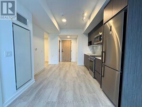 801 The Queensway in Toronto, ON - Building Photo - Building Photo