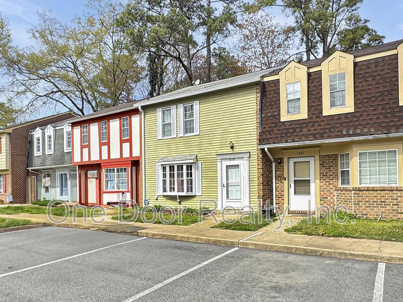 1079 Old Denbigh Blvd in Newport News, VA - Foto de edificio