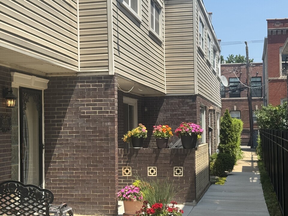 4707 N Paulina St in Chicago, IL - Building Photo