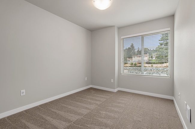 6624 NE 187 Ct in Kenmore, WA - Building Photo - Building Photo