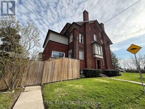 31 Oriole Pkwy in Toronto, ON - Building Photo - Building Photo