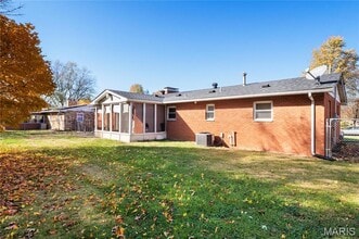 126 Hampton Dr in Glen Carbon, IL - Building Photo - Building Photo