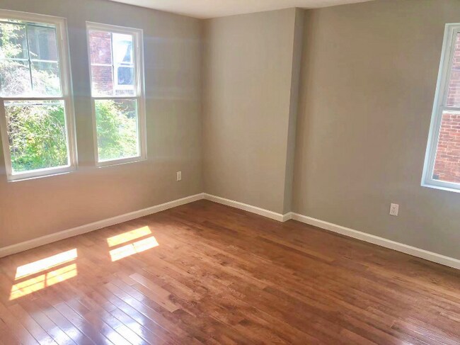 4320 Spruce St, Unit 1 in Philadelphia, PA - Building Photo - Building Photo