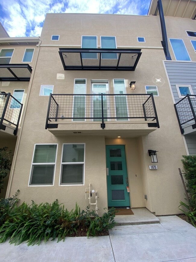 property at 1075 Celebrity Tsse.