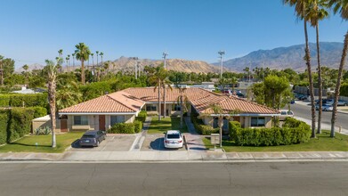 1945 Calle Lileta in Palm Springs, CA - Building Photo - Building Photo