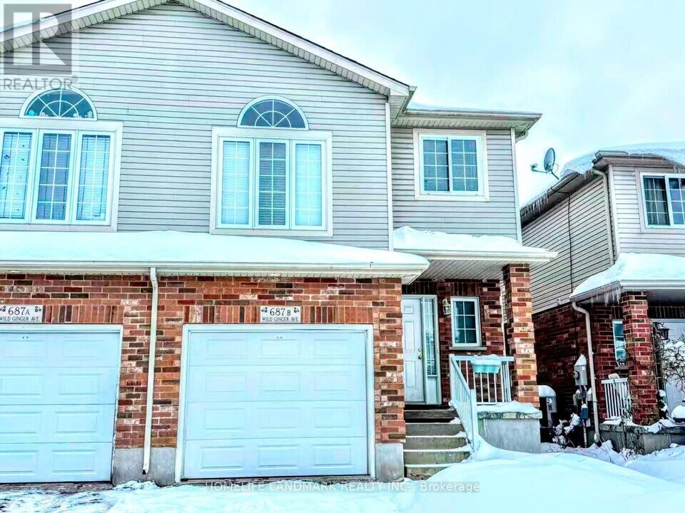 687 B Wild Ginger Ave in Waterloo, ON - Building Photo