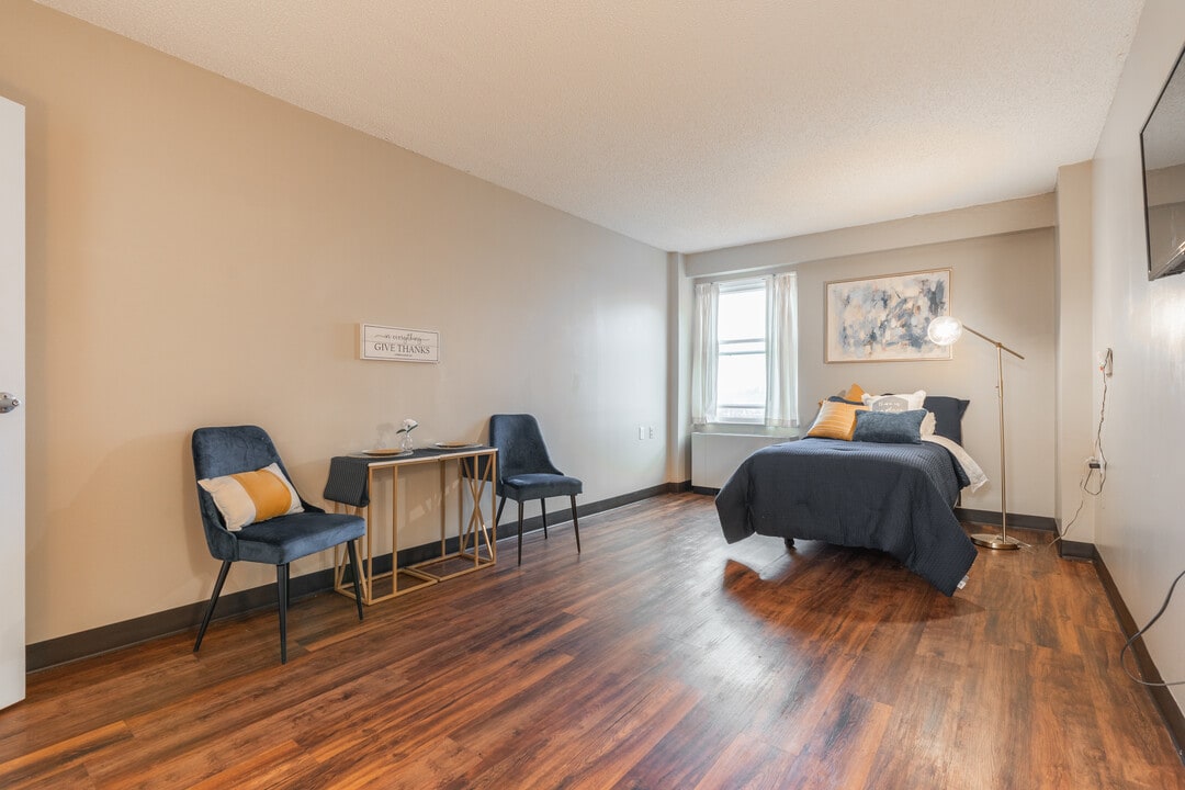 Chapel House Senior Apartments - Age 62+ in Louisville, KY - Building Photo