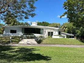 6205 St in Pinecrest, FL - Building Photo