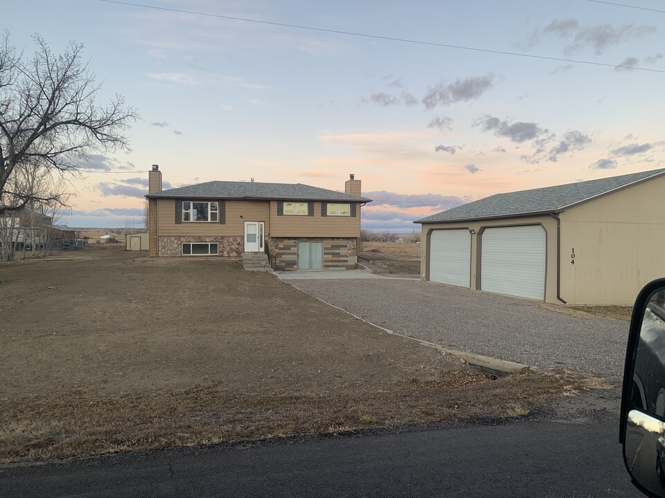 104 Sun Prairie Rd in Great Falls, MT - Building Photo