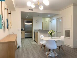 1655 N California Blvd in Walnut Creek, CA - Building Photo - Building Photo