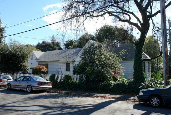 1901 4th St in Santa Rosa, CA - Building Photo - Building Photo