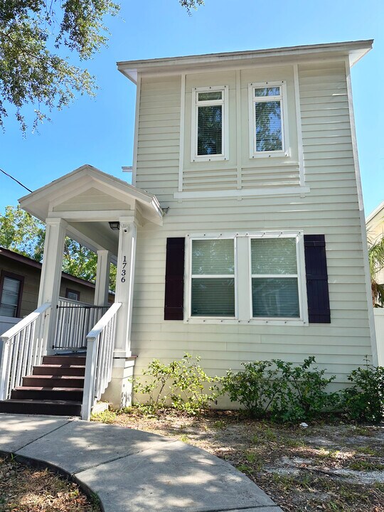 1736 W Walnut St in Tampa, FL - Foto de edificio
