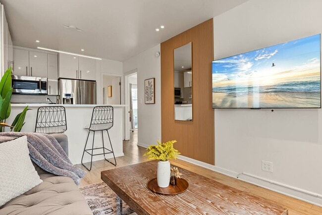 2207 Ocean Front Walk, Unit 4 in Venice, CA - Building Photo - Building Photo