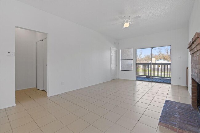 2507 W Slaughter Ln in Austin, TX - Building Photo - Building Photo