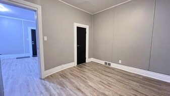 29 Haynes in St Catharines, ON - Building Photo