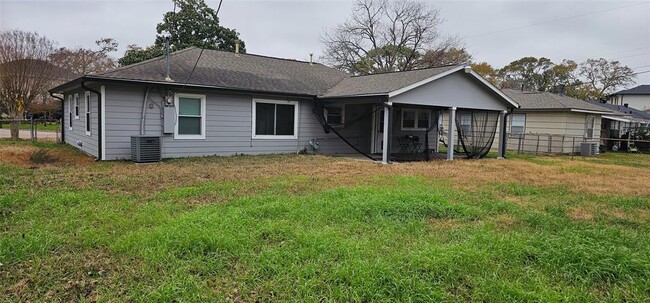 1434 Oak Tree Dr in Houston, TX - Building Photo - Building Photo