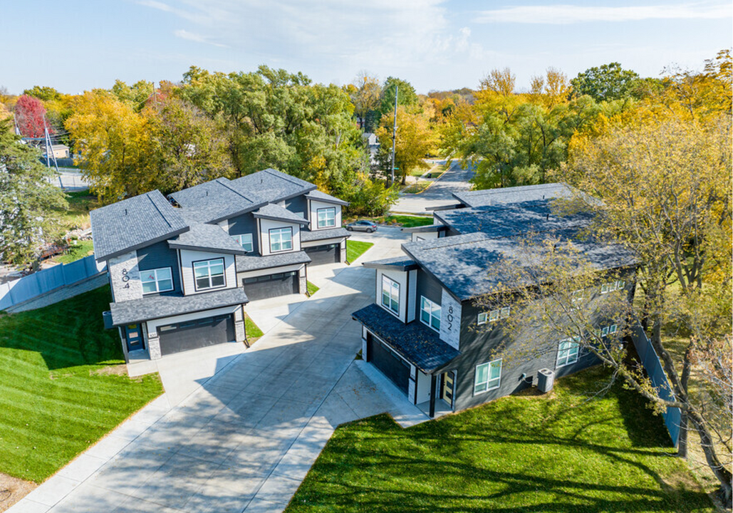 804 Delaware Ave in Ames, IA - Foto de edificio