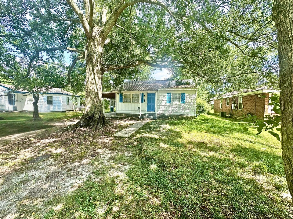 106 Rosewood Cir in Hammond, LA - Building Photo