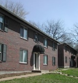 Chevelle Apartments in Riverview, MO - Foto de edificio