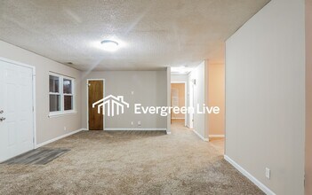 541 Westchester Dr in Bessemer, AL - Building Photo - Building Photo