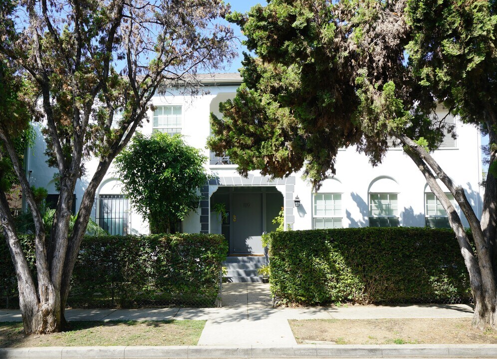 1119 Poinsettia Drive in Los Angeles, CA - Foto de edificio