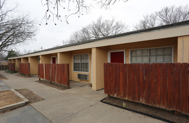 Magnolia Loft Apartments in Arlington, TX - Building Photo - Building Photo