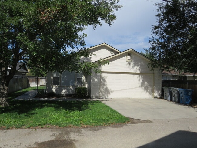 property at 2112 S Longmont Ave