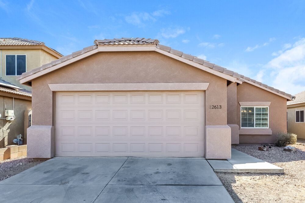 12613 W Bloomfield Rd in El Mirage, AZ - Foto de edificio