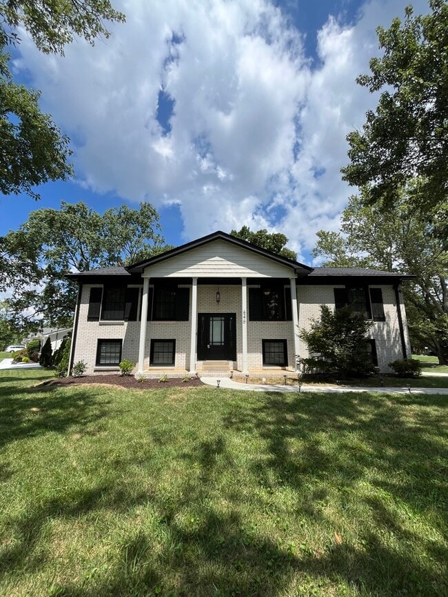 property at 640 Tobylynn Ct