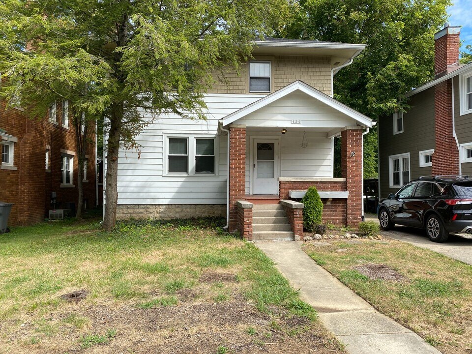 421 E 1st St in Bloomington, IN - Building Photo