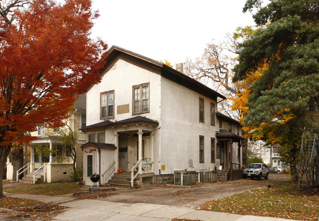 517 Catherine St in Ann Arbor, MI - Foto de edificio - Building Photo