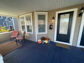 37 Whitman Ave, Unit 1 in West Hartford, CT - Building Photo - Building Photo