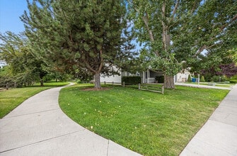803 Coopers Ct in Caldwell, ID - Building Photo - Building Photo
