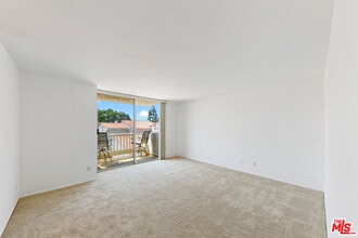 28206 Rey De Copas Ln in Malibu, CA - Building Photo - Building Photo