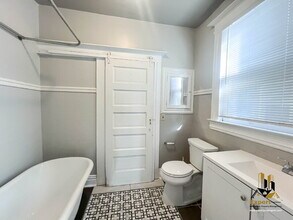 1708 16th St in Sacramento, CA - Foto de edificio - Building Photo