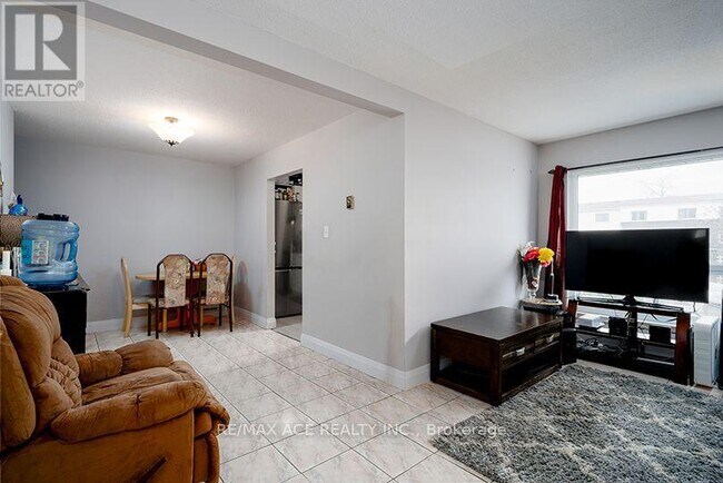 401-401 Wentworth St W in Oshawa, ON - Building Photo - Building Photo
