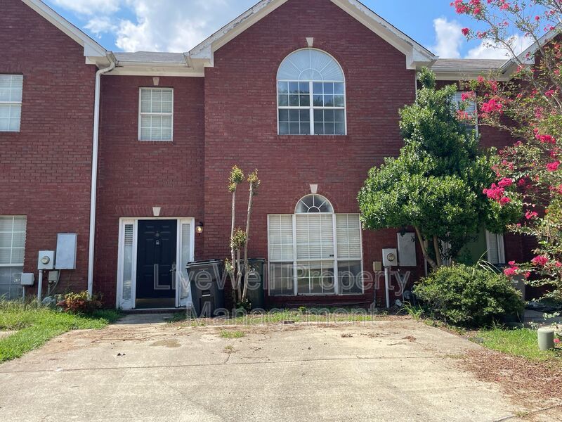 428 Cambrian Ridge Trail in Pelham, AL - Building Photo