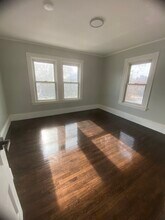 36 Harrison St, Unit 2 in Framingham, MA - Foto de edificio - Building Photo