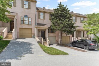 3204 Stoneham Dr in West Chester, PA - Building Photo - Building Photo