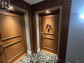 1 Lee Centre Dr in Toronto, ON - Building Photo - Building Photo