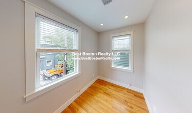 70 Spring St, Unit 2 in Cambridge, MA - Building Photo - Building Photo