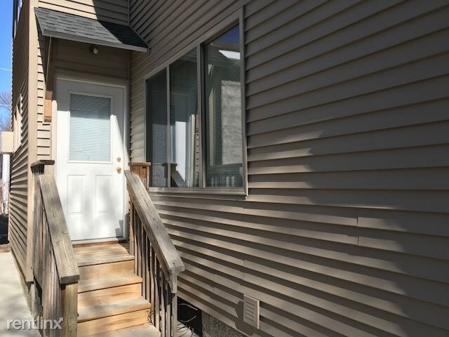 210 E Davenport St-Unit -Apt 2 in Iowa City, IA - Building Photo - Building Photo