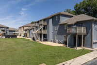 Park Towne Apartments in Decatur, AL - Foto de edificio - Building Photo