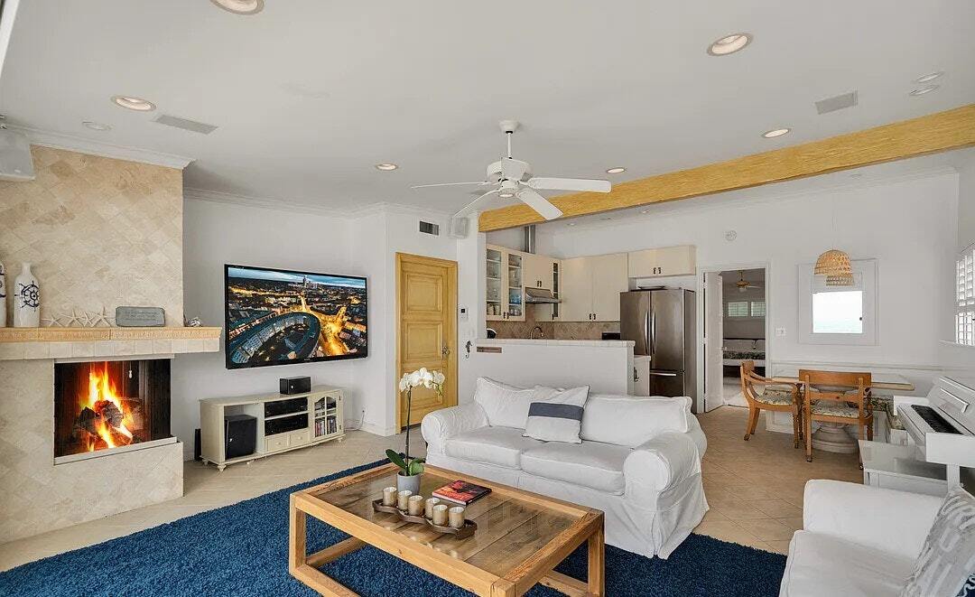 25442 Malibu Rd in Malibu, CA - Building Photo