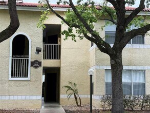 731 Vista Isles Dr in Plantation, FL - Foto de edificio - Building Photo