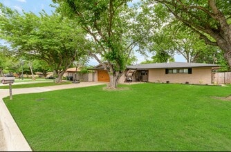 1703 Monaco Dr in Arlington, TX - Building Photo - Building Photo