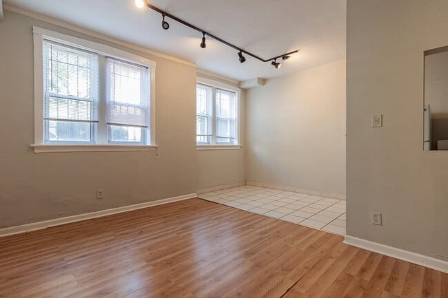 property at 511 W Melrose St